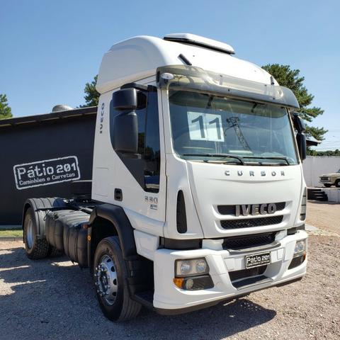 Caminhão Iveco Cursor 330 2011 4x2 (toco)