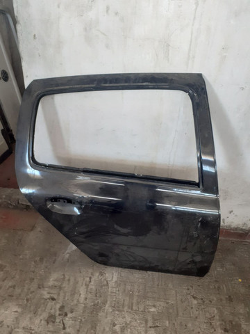 Porta traseira direita do Renault Clio 2011 muito nova 