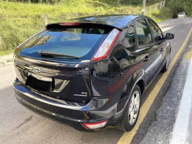 FOCUS HATCH 2.0 AUT MUITO NOVO abaixo da fipe - Foto 2
