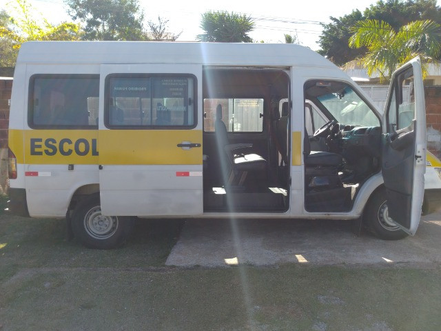 van 2006 olx