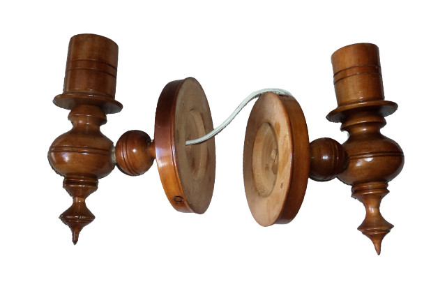 Arandelas antigas em madeira tornedas (02 peças) - Foto 2