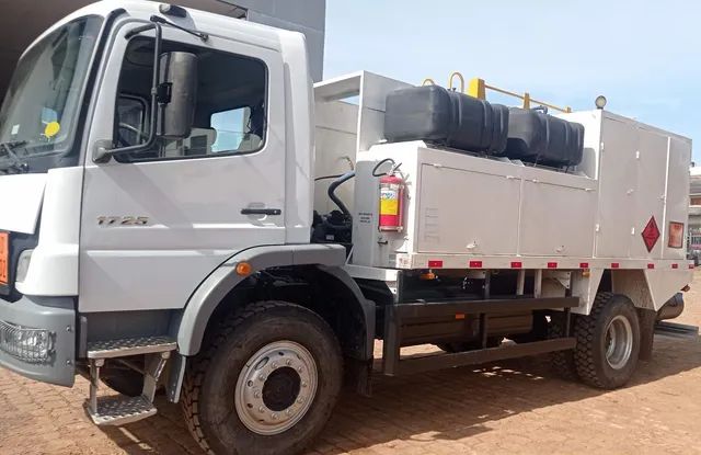M Benz Atego 1725 cab estendida, comboio, 4X4, ano /mod 2011-  - Foto 2