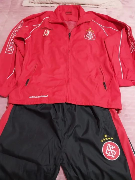 Conjunto de agasalho internacional 