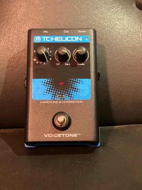 Autotune Pedal Emulador TC Helicon C1 para MCs - Equipamentos e