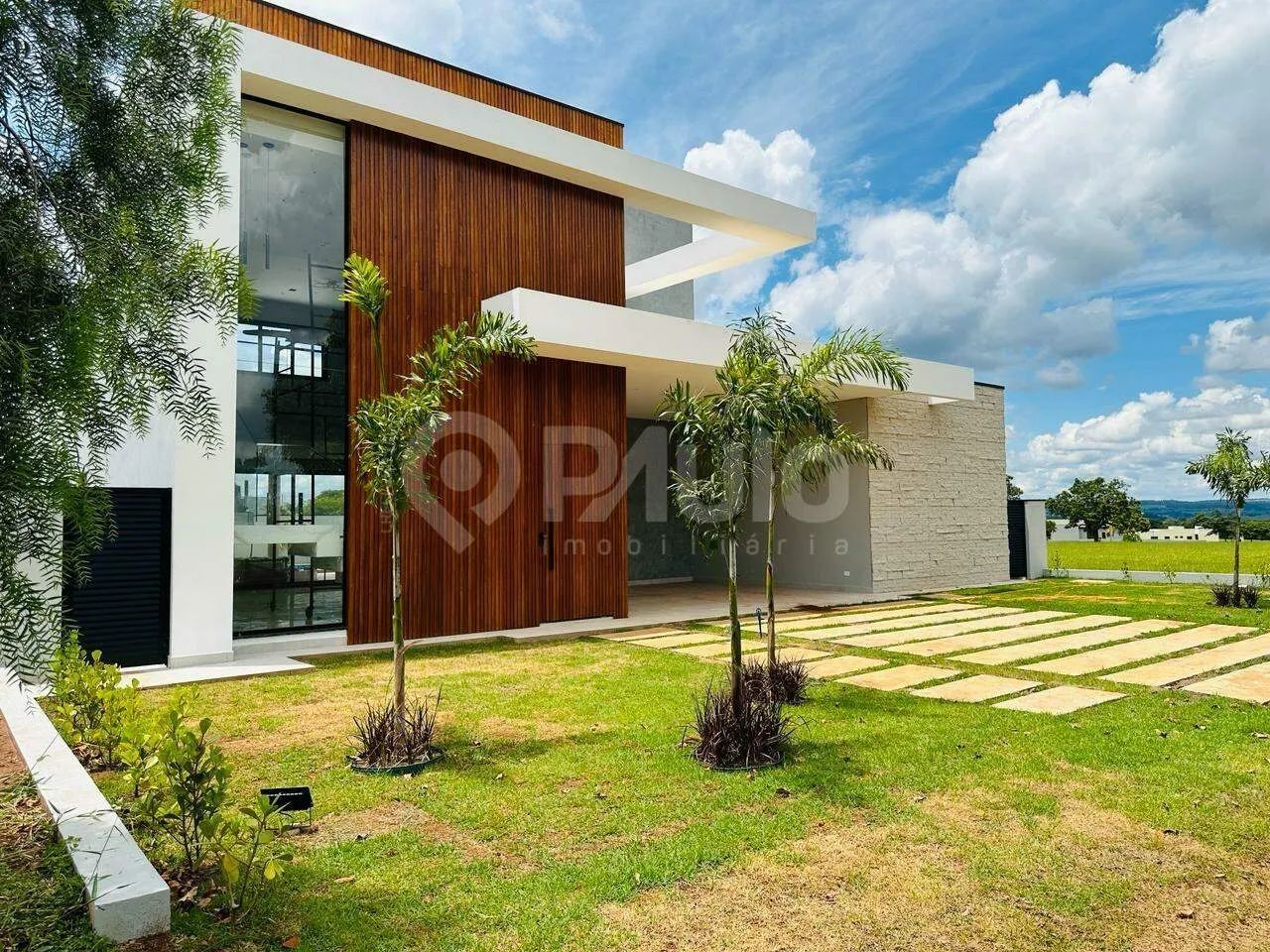 Excelente casa fachada imponente! - Foto 2