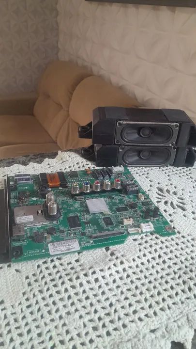 Placa principal lg 42 acompanha auto falantes