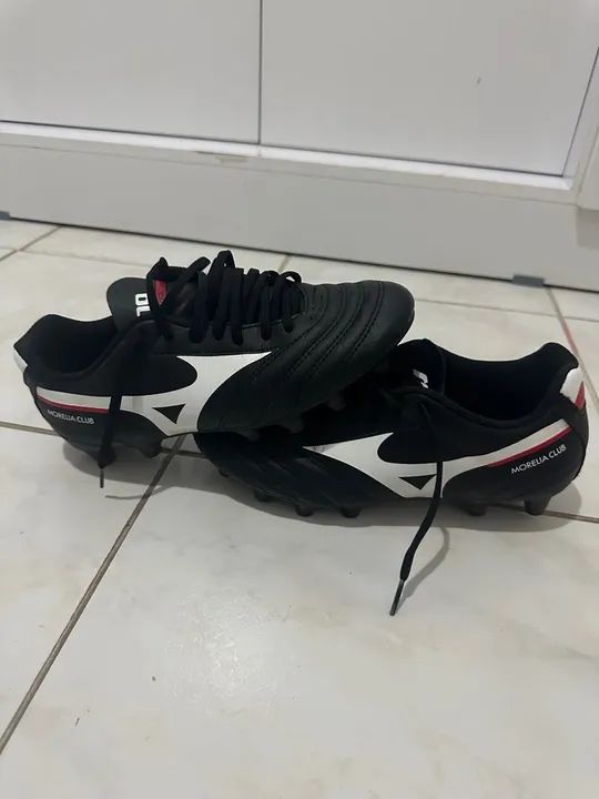 No precinho! Vendo chuteira mizuno pouca usada!