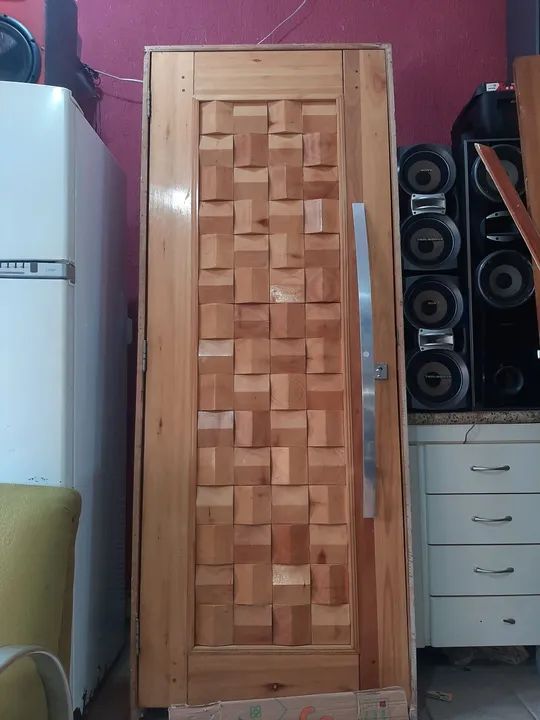 Vendo uma porta padrão altura 210cm? Com 80cm - Foto 2