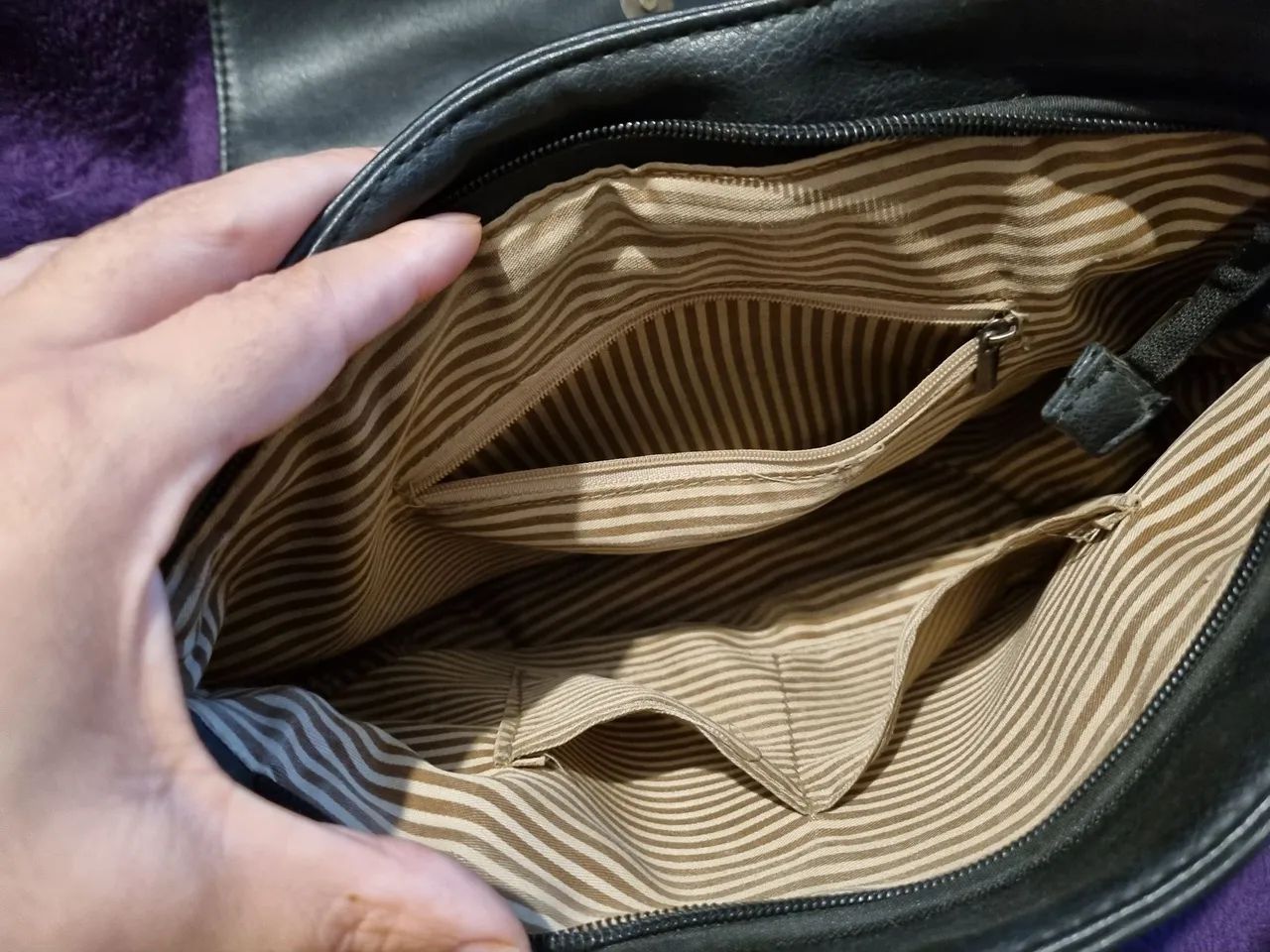 Desapego bolsa em couro  - Foto 4