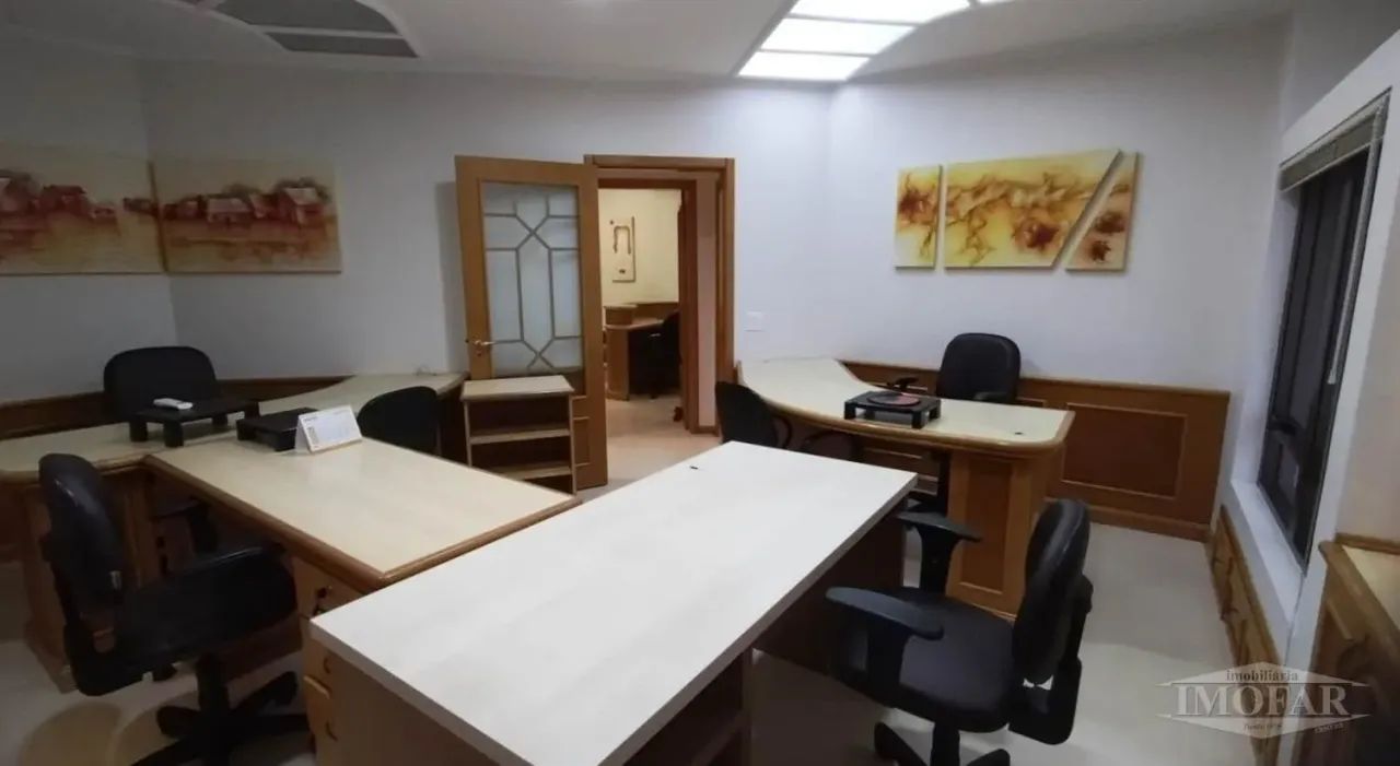 Excelente Sala Comercial dividida em 3 escritórios, conta também com; recepção, copa/cozin - Foto 5