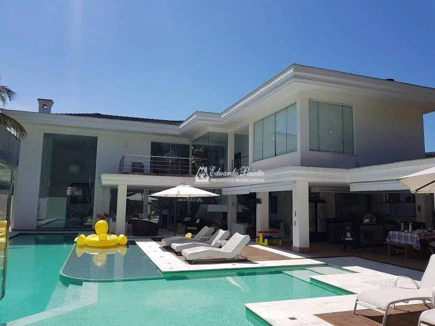 Sobrado Mobiliado Alto Padrão à Venda no Jd. Acapulco