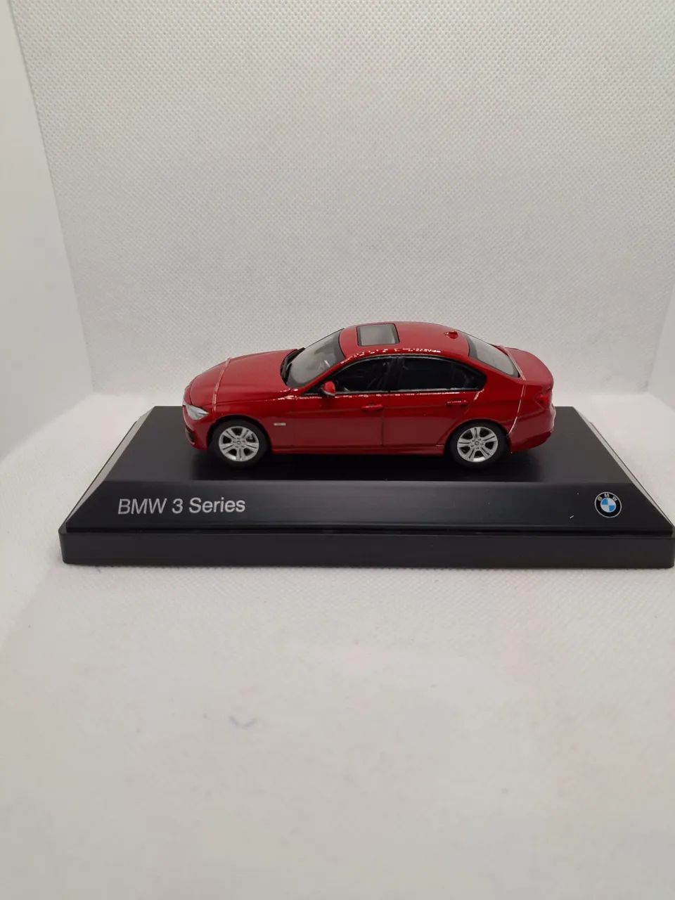 Miniatura BMW 3 Series - Escala 1/43 - Foto 3