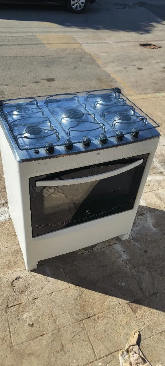 Fogão Electrolux 6 bocas com tampa de vidro