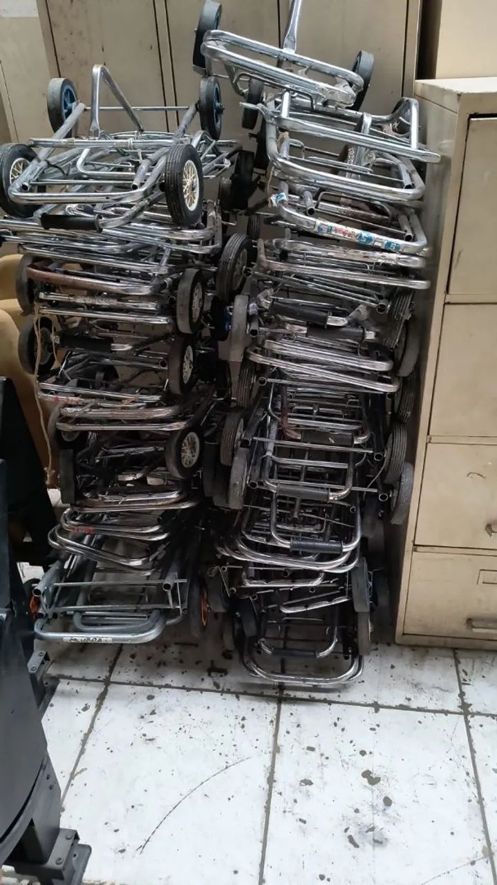 Carrinhos para cargas e compras 