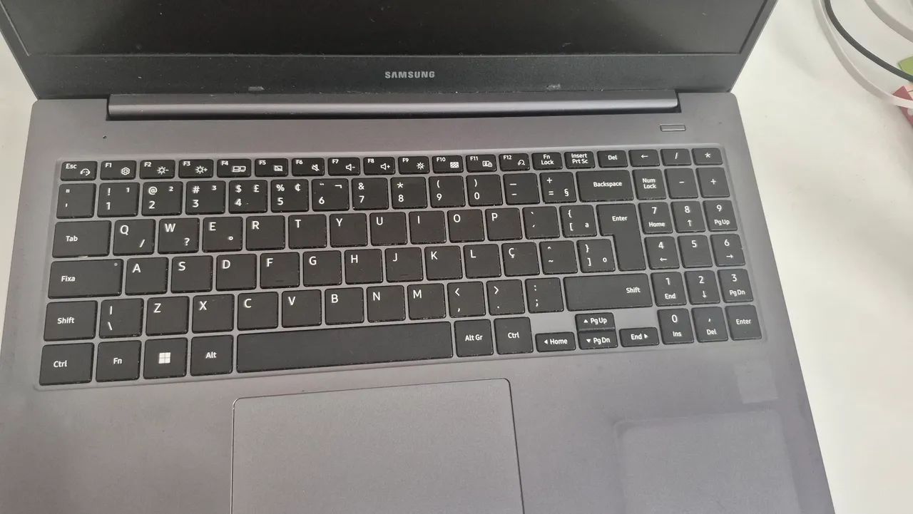Notebook Samsung Book i3 11ª Geração - 12GB RAM (Turbinado) - Tela Full HD - Impecável