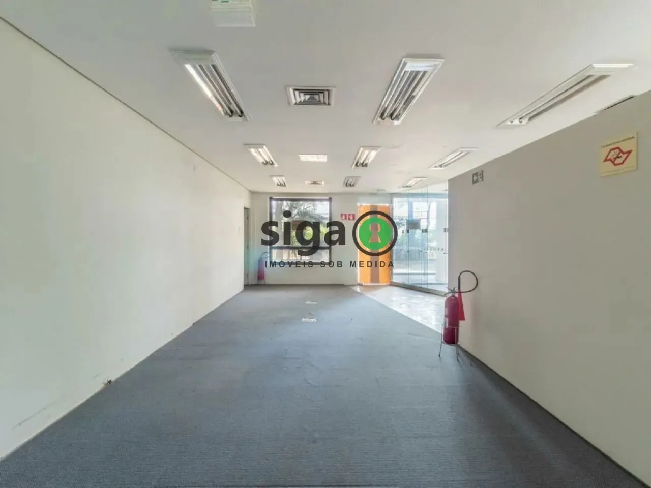 Loja no térreo com 180m², com 6 salas e 3 banheiros para Locação ou Venda em Alto de Pinhe