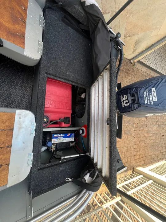 Barco de alumínio com motor e carretinha - Foto 9