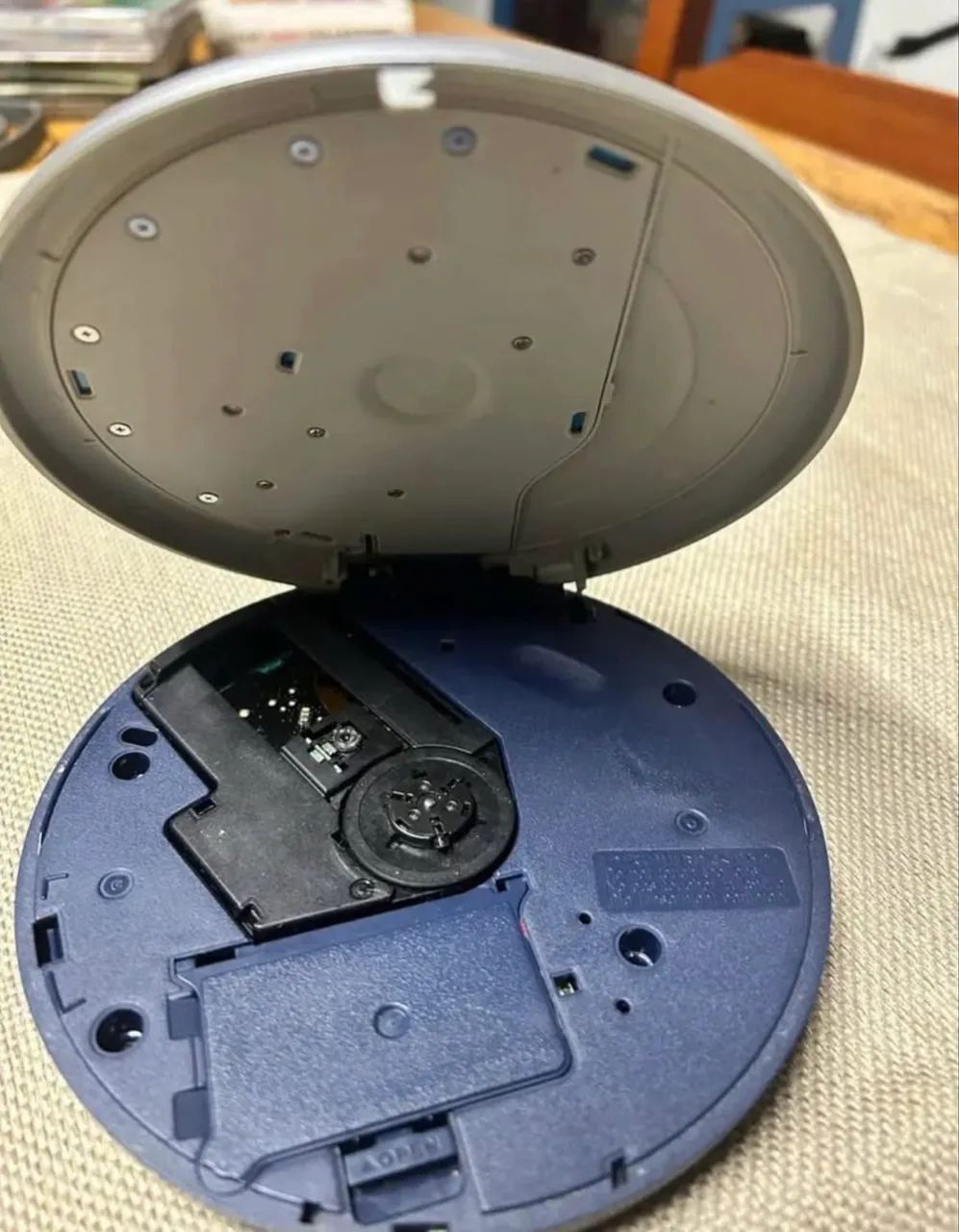 Discman Panasonic, funciona somente o rádio e não tem fone original 
