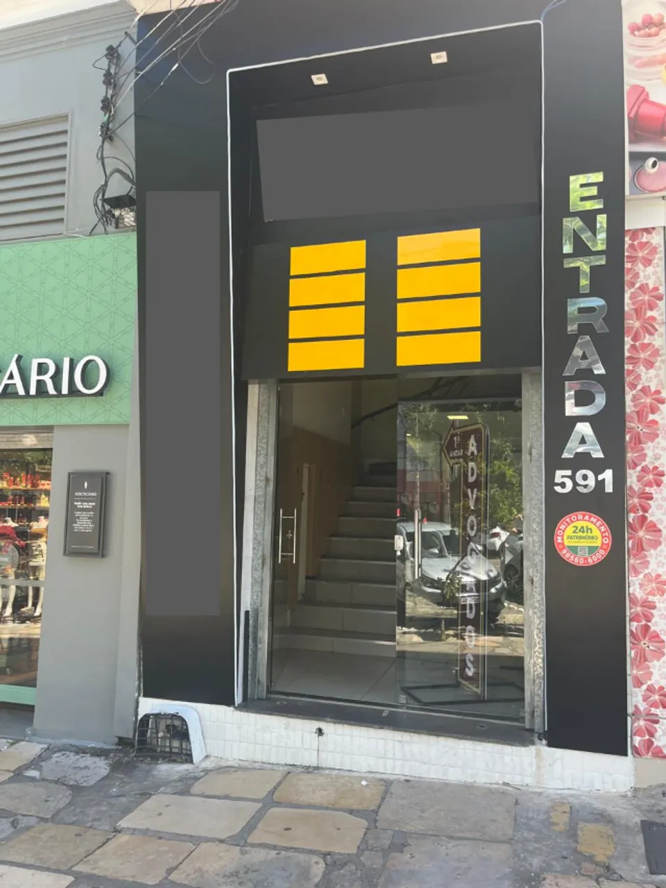 Alugo lojinha no térreo na Eduardo Ribeiro