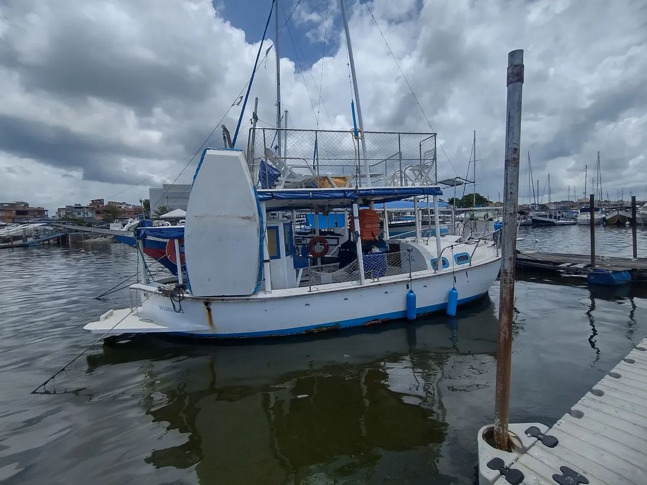 Barco a motor para venda