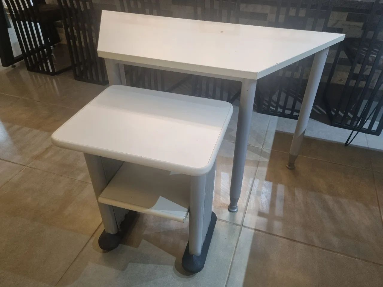 Auxiliary Table with Wheels64311793073921122