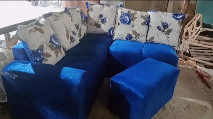 Sofá de canto 1.80mx1.60m com puff grande várias cores e estampas / pague na entrega  - Foto 4