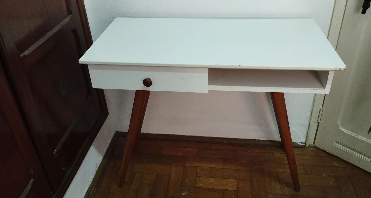 Mesinha/ aparador 