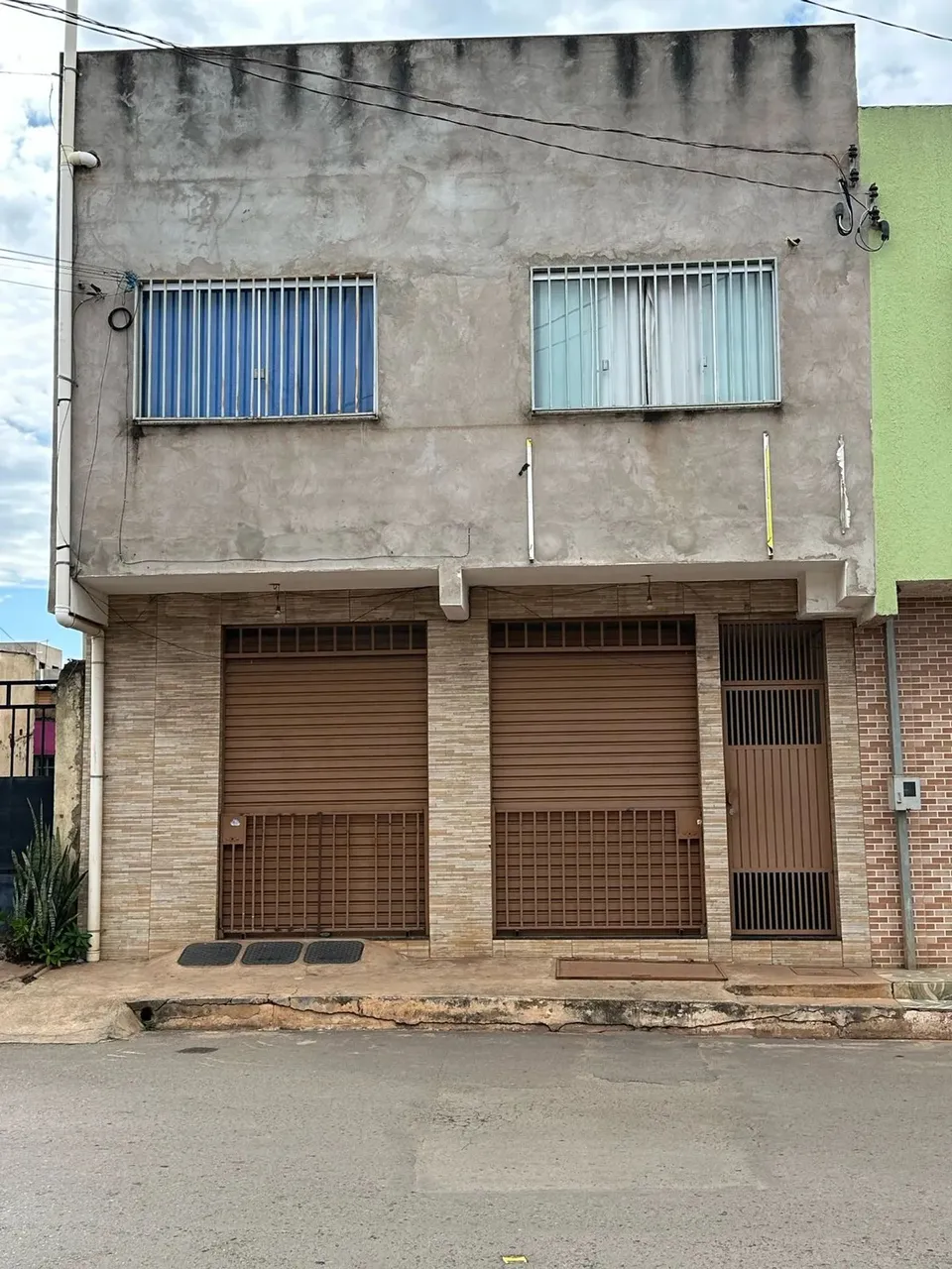 Vendo excelente prédio na Av. comercial, Del Lago II - Brasília - DF