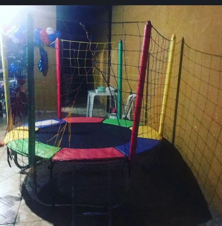 Cama elástica infantil - Diversão garantida!