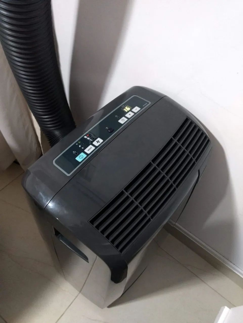 Ar condicionado portátil Delonghi Pinguino 12.000 btus - Foto 3