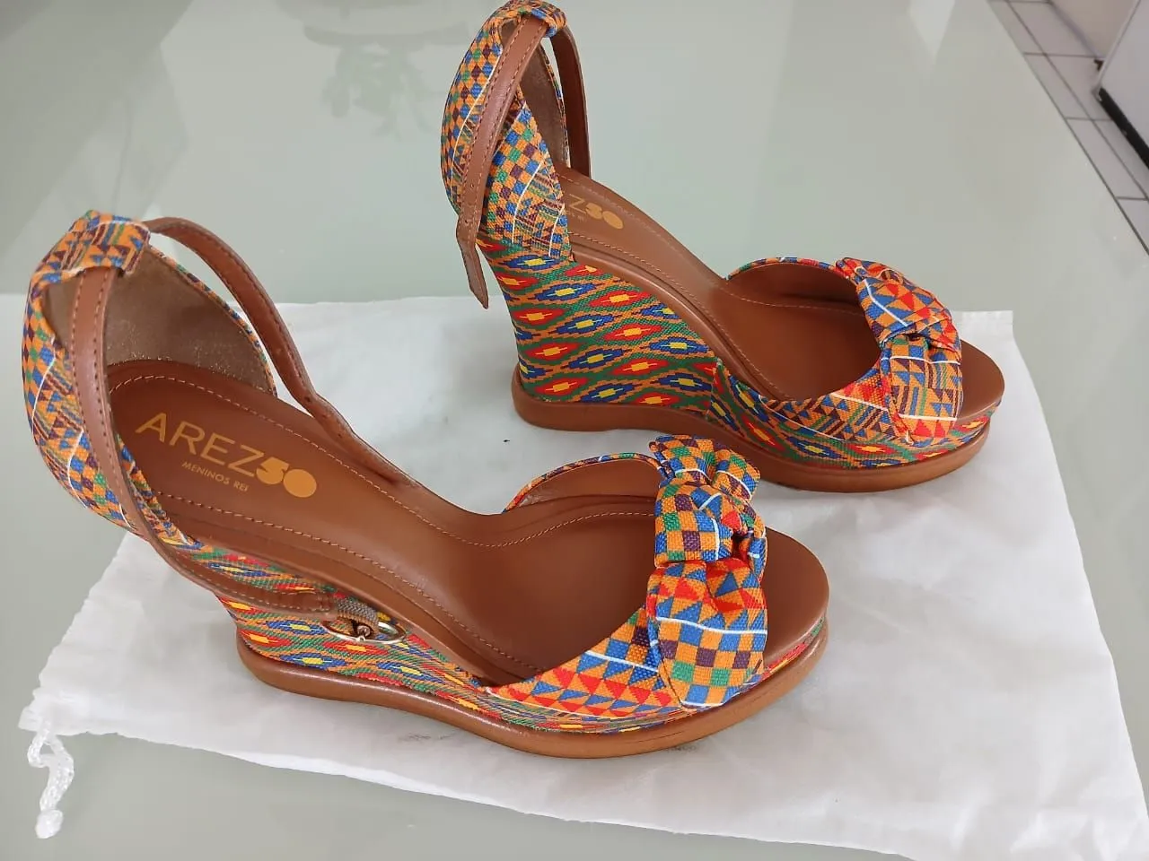 Sandália Arezzo Estampada - Conforto e Estilo!