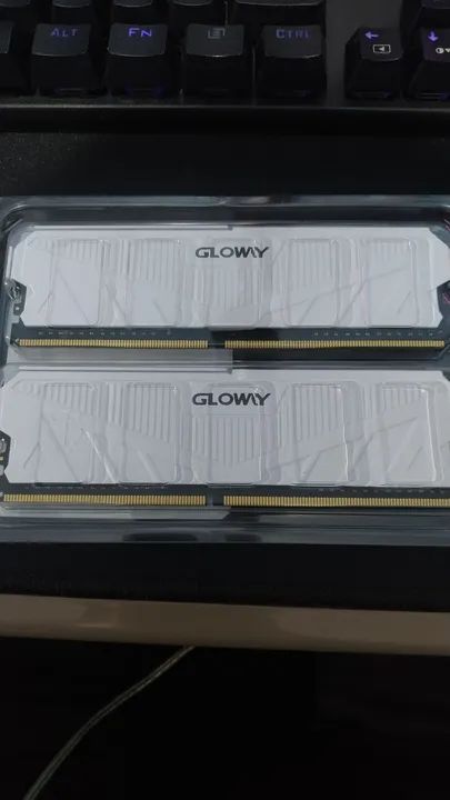 Memória RAM glowy 2x8 3600mhz