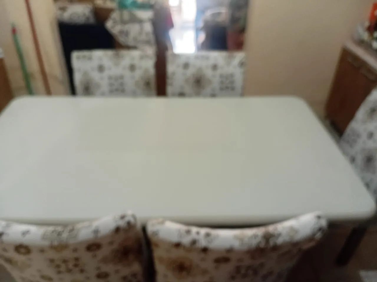 Mesa com 6 cadeiras64209952226435120