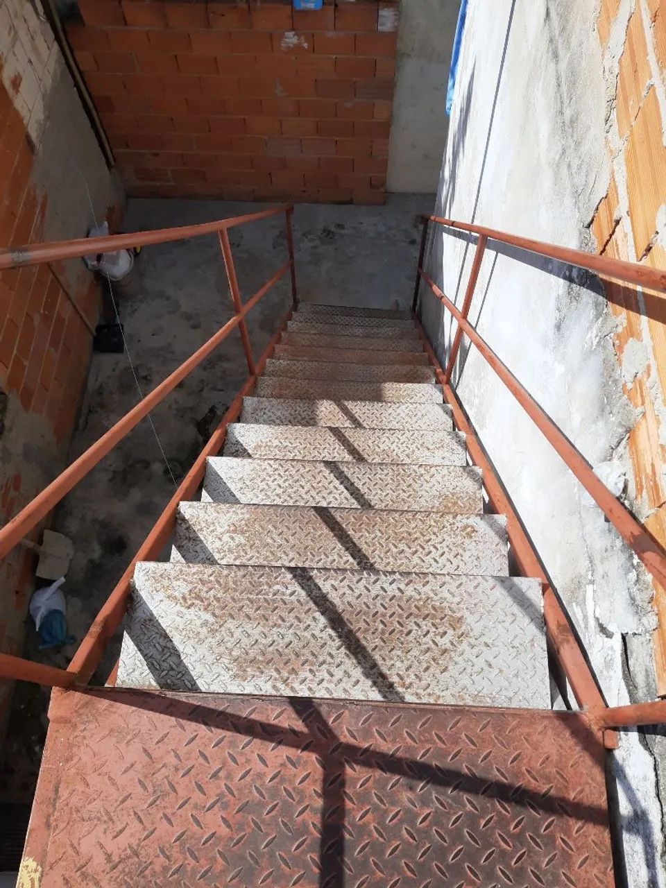 Escada de ferro 64861429113473122