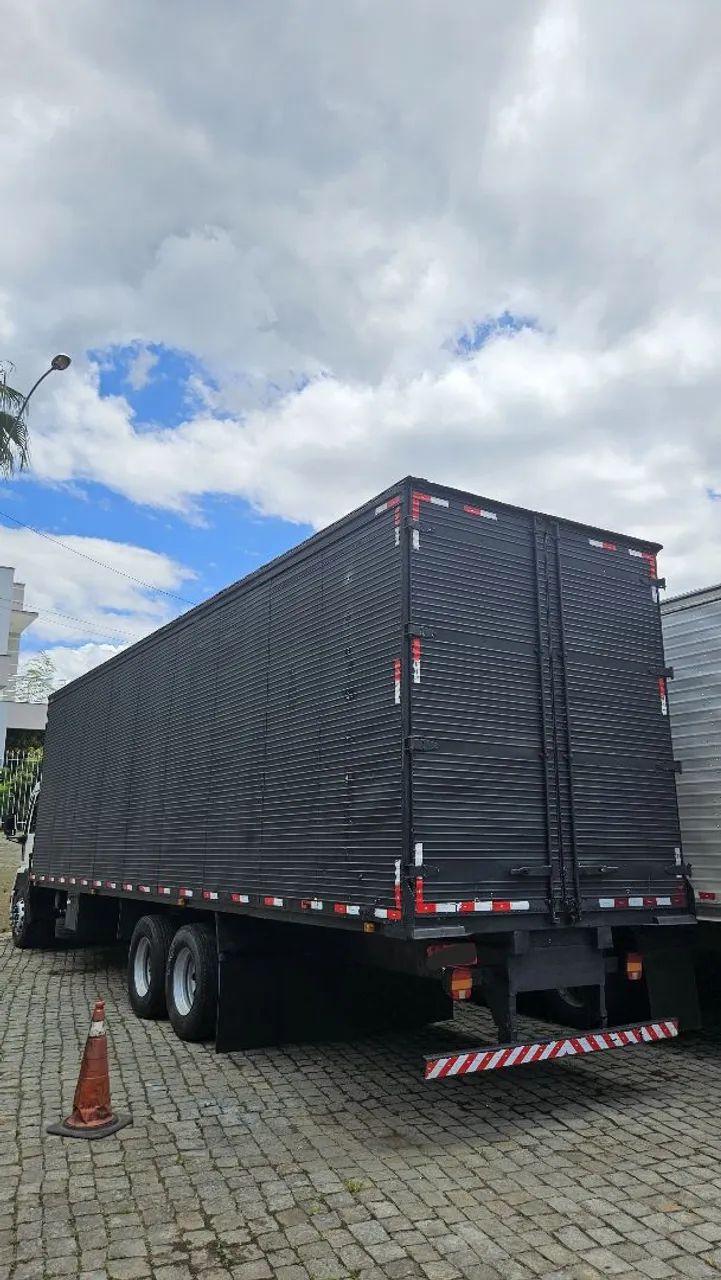 Caminhão Ford Cargo 2422 - Ano Modelo 2006 - Foto 2