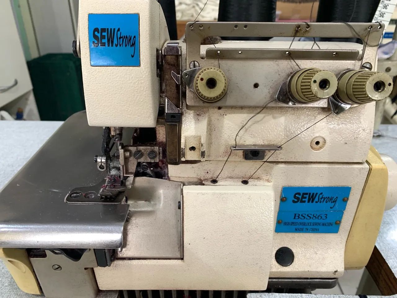 Máquina Overloque Industrial SewStrong - Foto 3