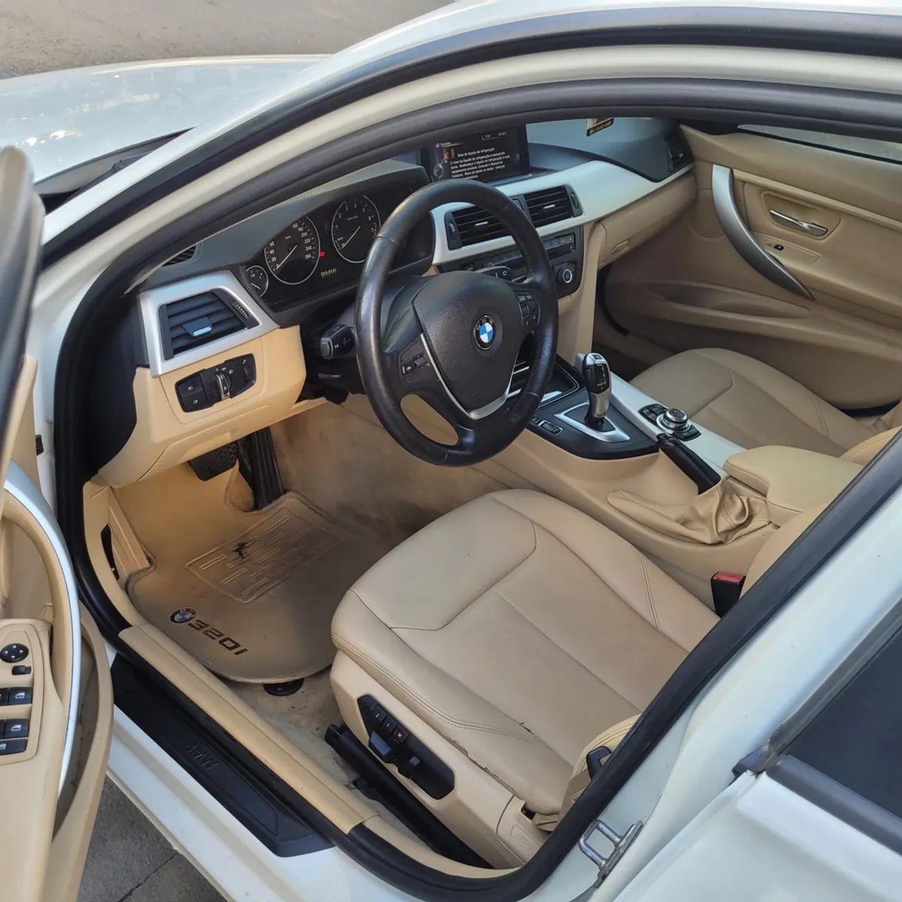 BMW 320i - Foto 4