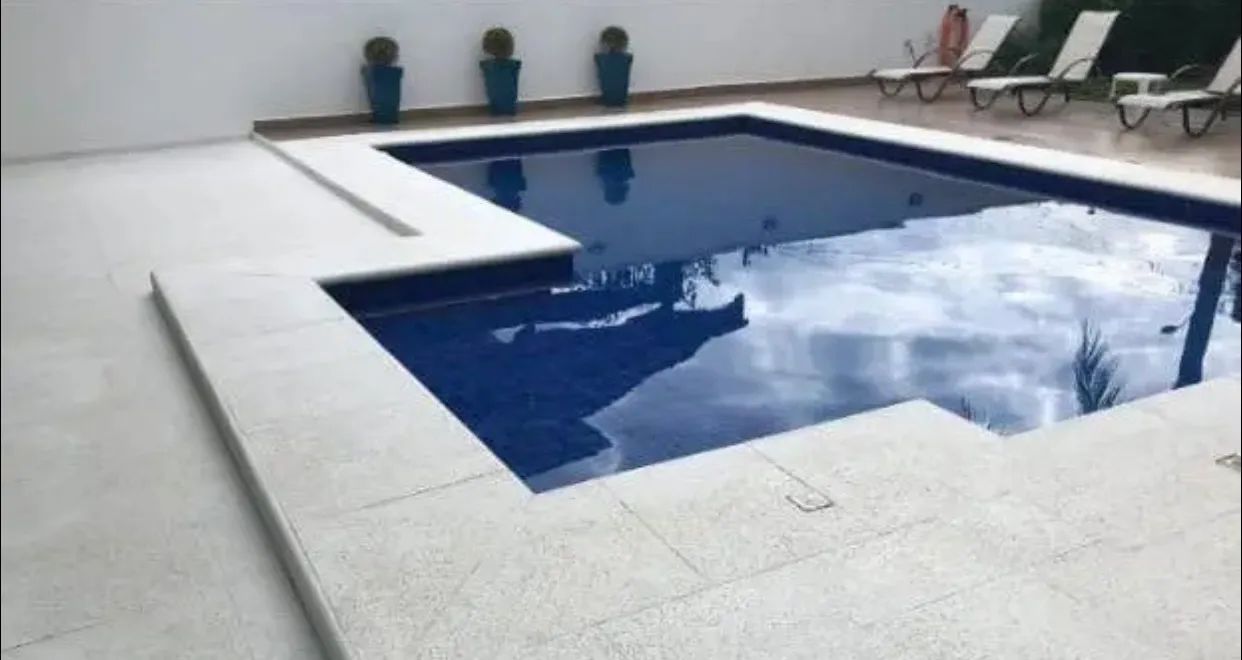 BORDA ATÉRMICA PARA PISCINAS