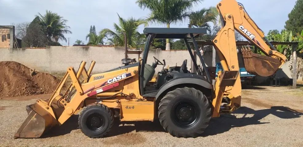 Retroescavadeira Case 580 2014 - Foto 2