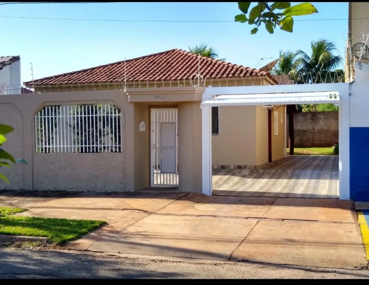 Charmosa Casa Residencial de 115m² Campo Grande - MS com 1 quarto, 2 suítes e 3 va