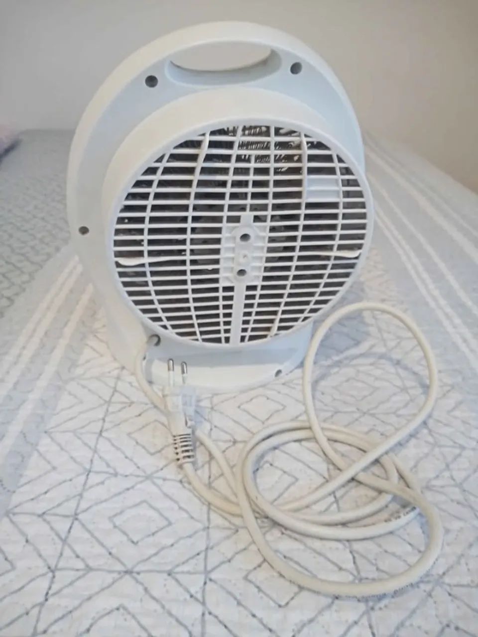 Aquecedor elétrico 2000W 220V frio  e quente 2 estágios - Foto 2