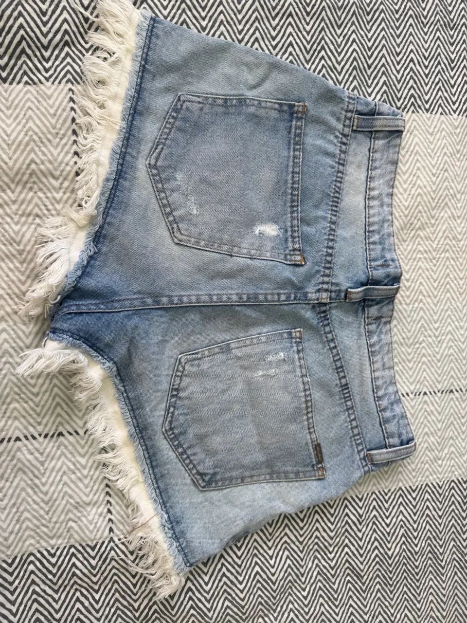 Shorts Jeans Bluesteel com Detalhes em Franja - Foto 2