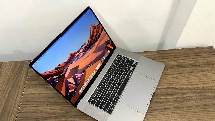 MACBOOK PRO, 32 GB RAM, CORE i9, 1 TB, 15.4 POLEGADAS, TOUCH BAR, A1990 - Foto 2