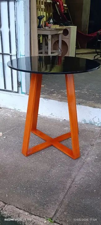 Mesa de centro em madeira