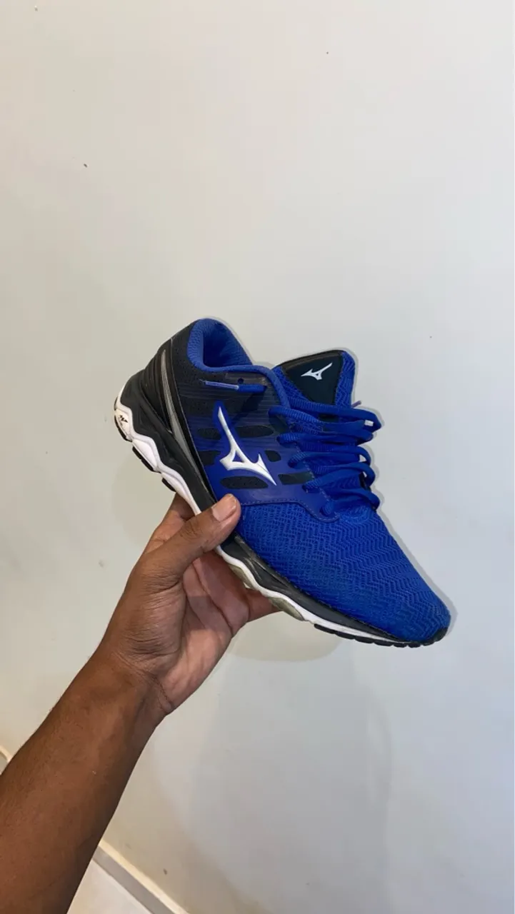 Tênis Mizuno Wave Sky 4 Azul - usado estado de Novo