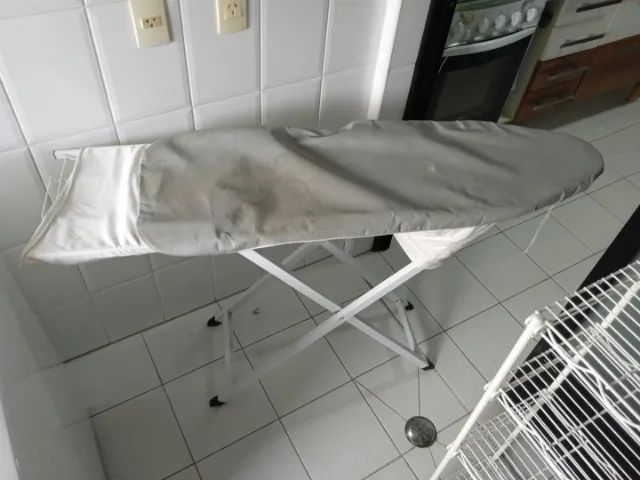 Tábua de passar roupas em Metal Branca 100 cm x 152 cm x 35 cm - Foto 4
