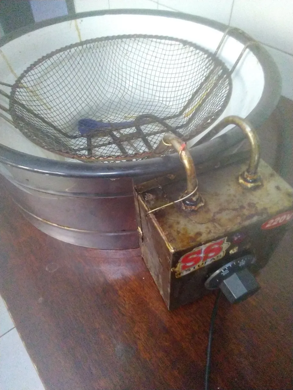 Fritadeira Elétrica Industrial - Ótimo estado