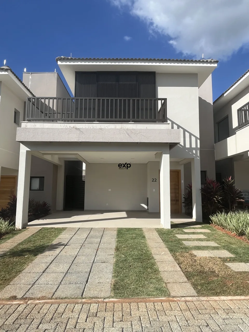 Casa em Condominio fechado com 3 suites, lazer completo