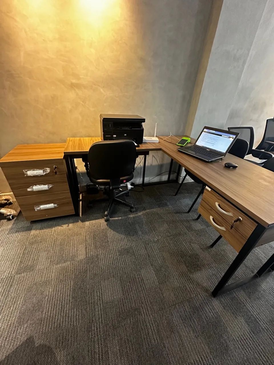 Mesa em L com Gaveteiro para Escritório - LOJA IKONMIXOFFICE  - Foto 3