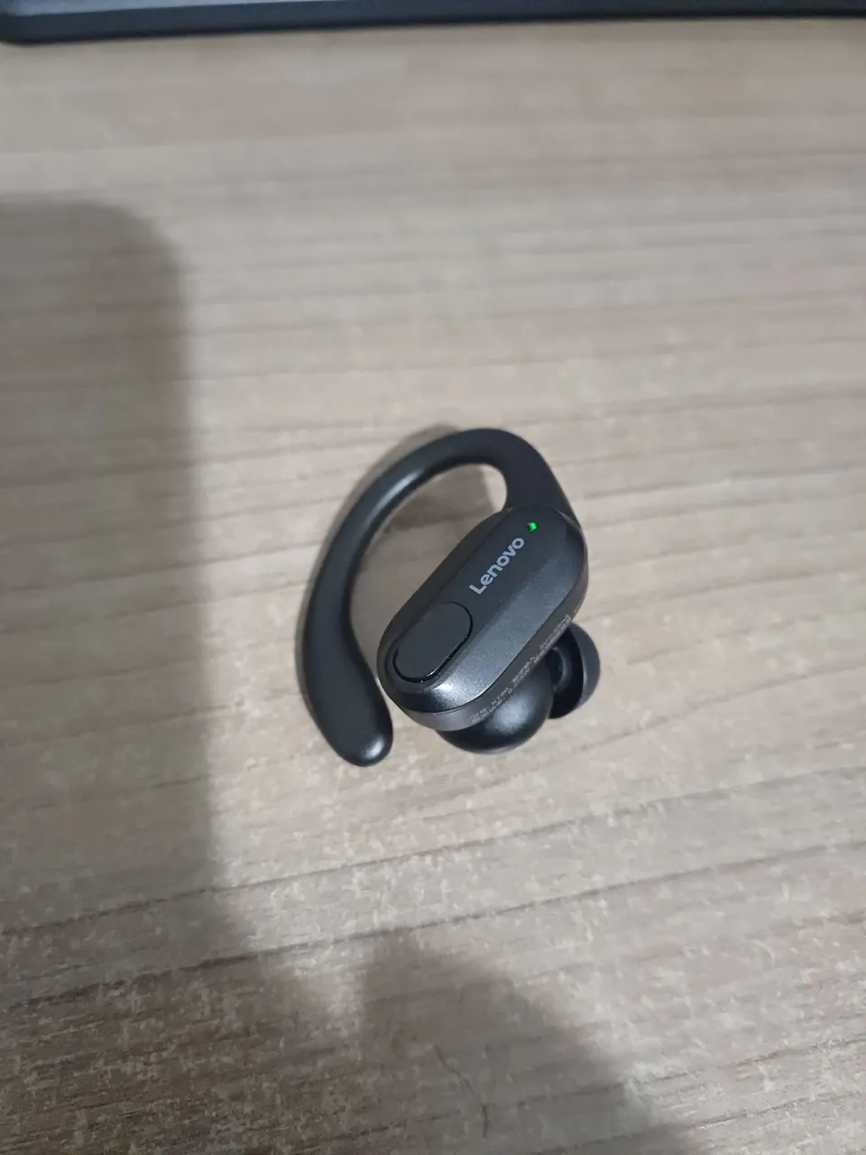 Fone de ouvido Lenovo somente o lado direito